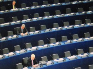 Parlamento Europeo. Se pegan por llegar y luego...