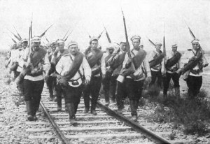 Russian_infantry_1914_railroad