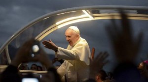 Papa-Francisco-Copacabana-Janeiro-Reuters_CLAIMA20130725_0185_17