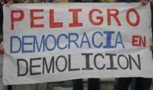 07DEMOCRACIA-EN-DEMOLICION