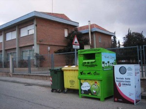 CARInENA.-A-LA-PUERTA-DE-UN-COLEGIO