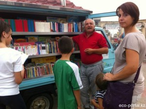 antonio-la-cava-sozdal-mobilnuyu-biblioteku-05