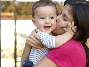 Como-influyen-los-padres-en-la-felicidad-de-sus-hijos_reference