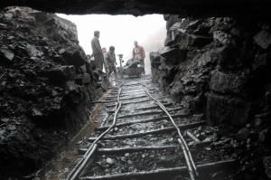 25-agosto-2011-12-09-00-china-atrapados-en-una-mina-ilegal-de-carbon_detalle_media1