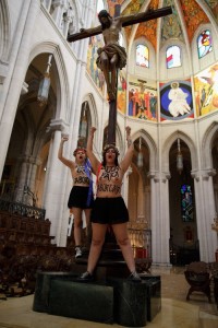 femen_iglesia