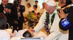 PapaFrancisco_Enfermo_ComiteKorea_08022015